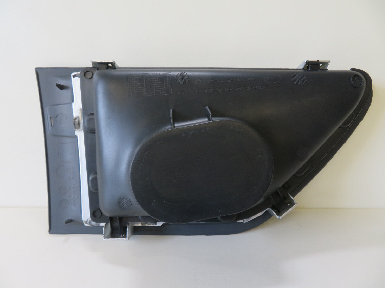 NS PASSENGER SIDE VENT GRILLE FOR RANGE ROVER SPORT L320 LR8021414 09-13