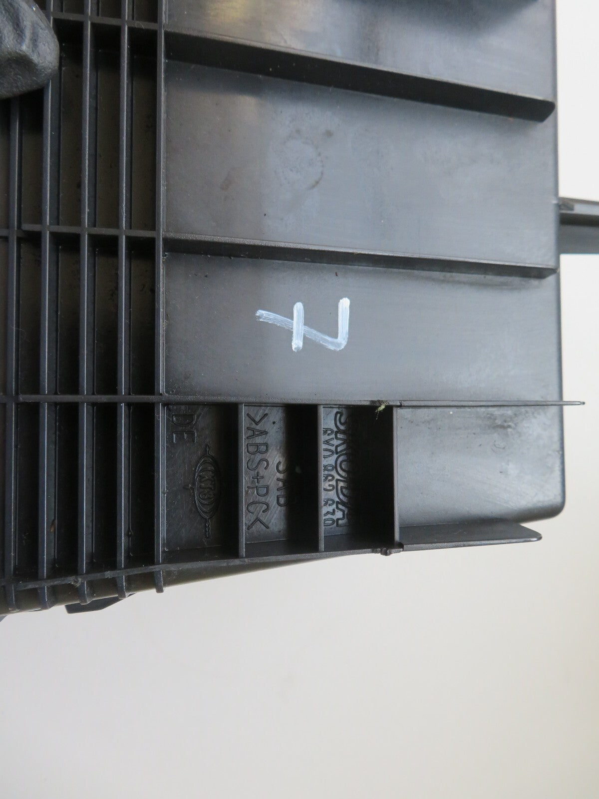 SKODA FABIA MK1 CENTER STORAGE DIN TRAY 6Y0862639 1999-2004 1741-7