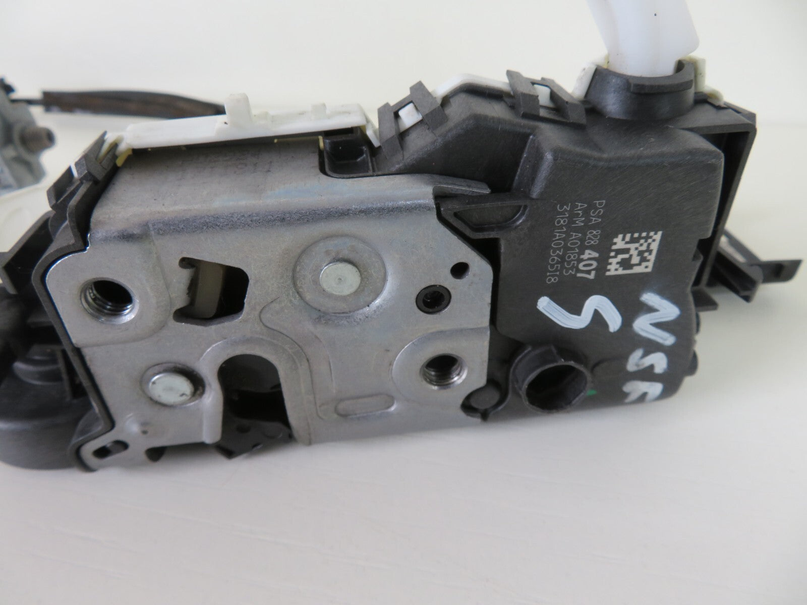 CITROEN BERLINGO MK2 NSF DOOR LOCK CATCH 2008-2014 1738-5