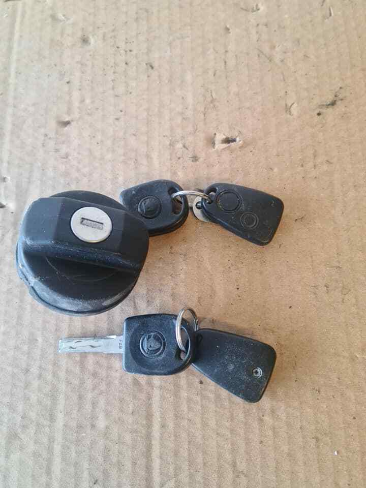 SKODA FELICIA FUEL CAP WITH 2 KEYS 1996-2001 A34
