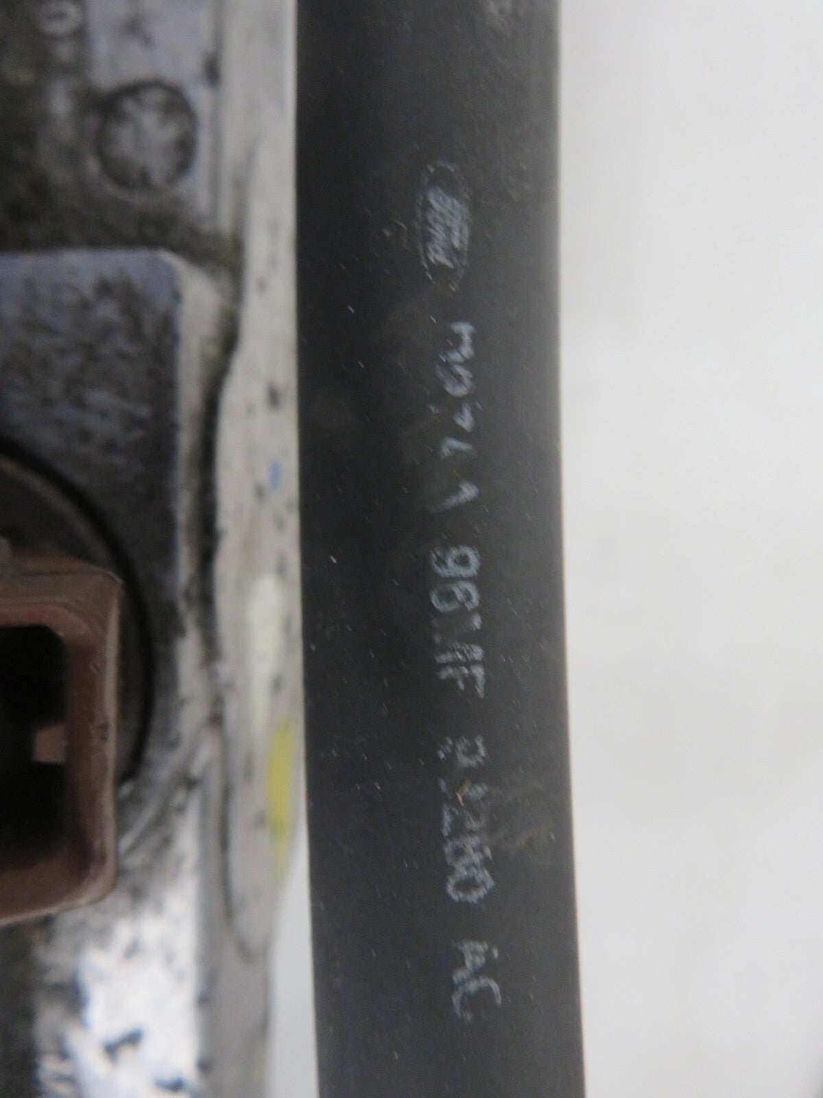 FORD FIESTA FUEL RAIL WITH INJECTORS MF-9H487 1997-2002 1350-3