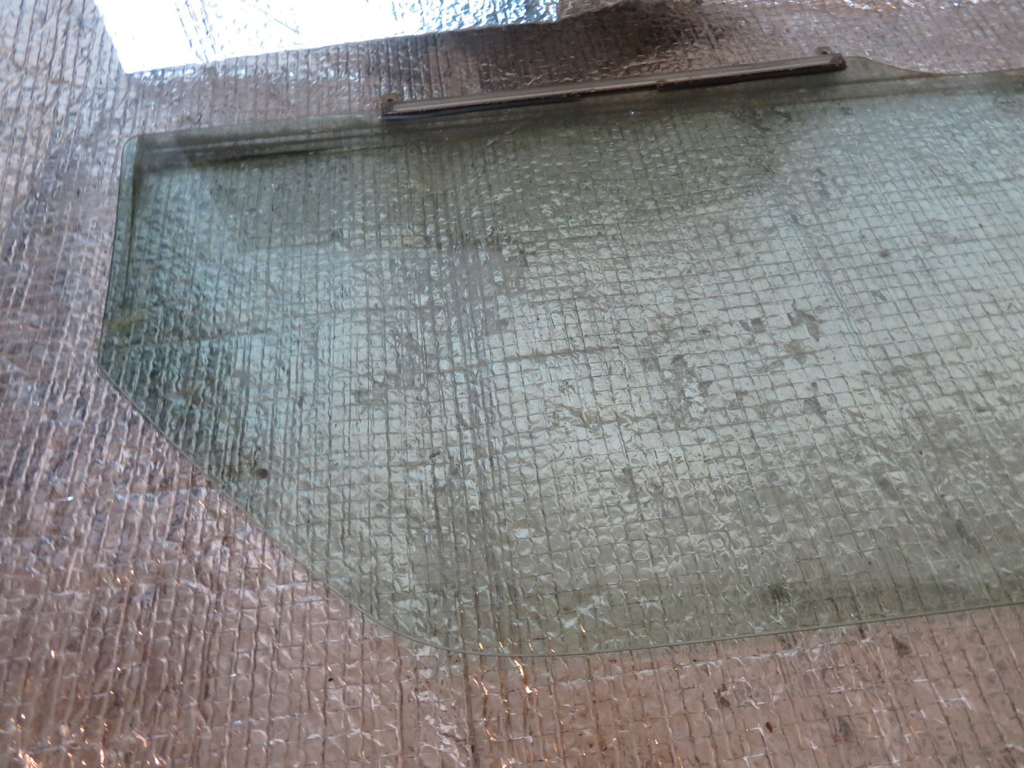 SUZUKI JIMNY NSF PASSENGER WINDOW GLASS 1998-2018