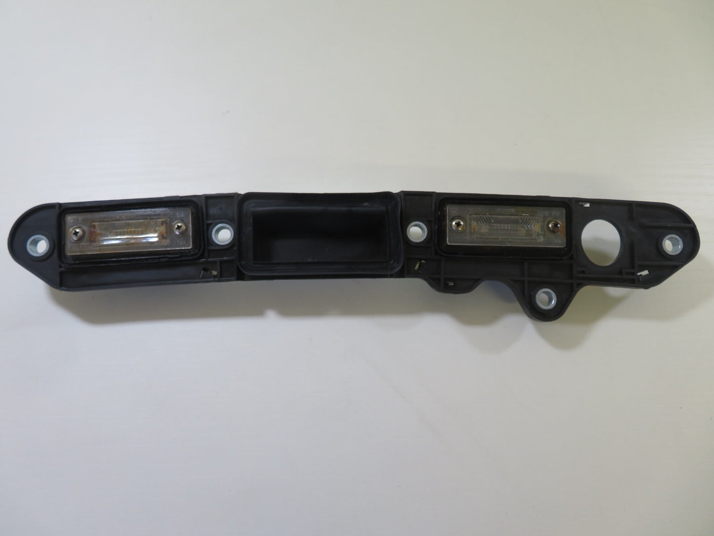 VOLKSWAGEN VW TOURAN REAR TAILGATE NUMBERPLATE LIGHTS 1TD827574A 2003-09 1019-2