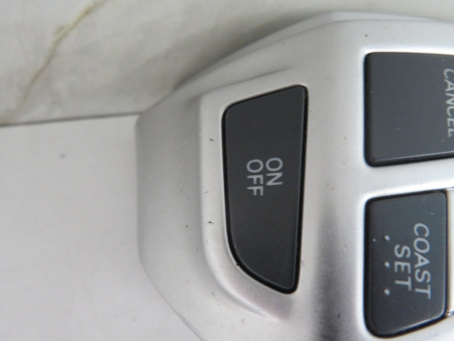 PEUGEOT 4007 STEERING WHEEL CRUISE CONTROL SWITCHES 75B473 2007-2012 1452-32