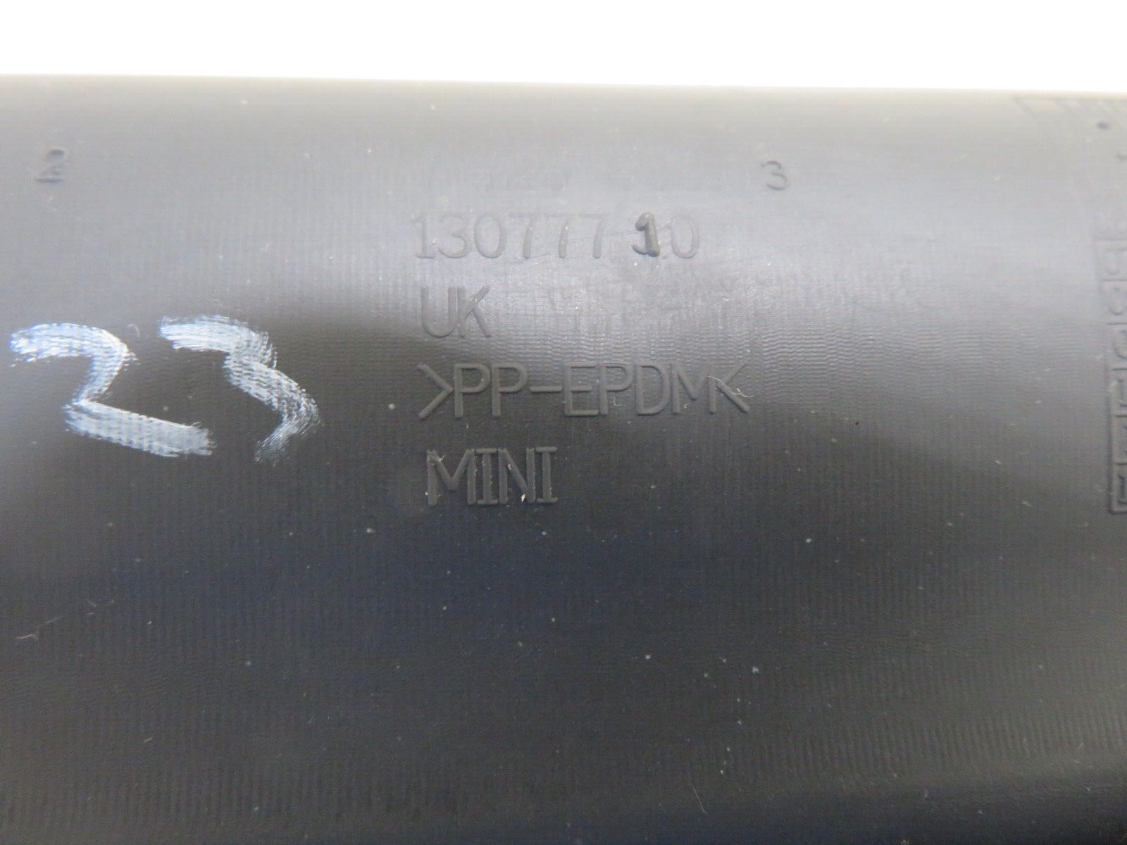 BMW MINI COOPER R50 R53 RUBBER INSERT TRIM 13077710 2001-2006 1432-23