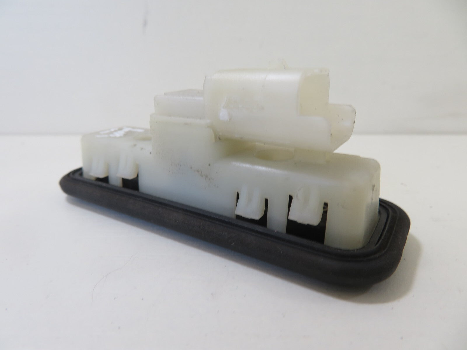 PEUGEOT 308 TAILGATE BOOT OPEN SWITCH 2007-2013 1342-15