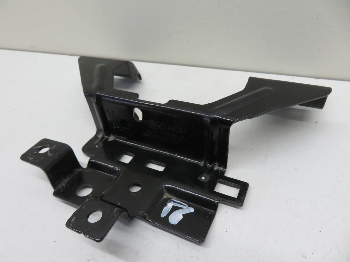 FORD FIESTA MK7 ST180 FRONT BONNET LATCH BRACKET AV11-A16860-A 2013-2017 1508-16