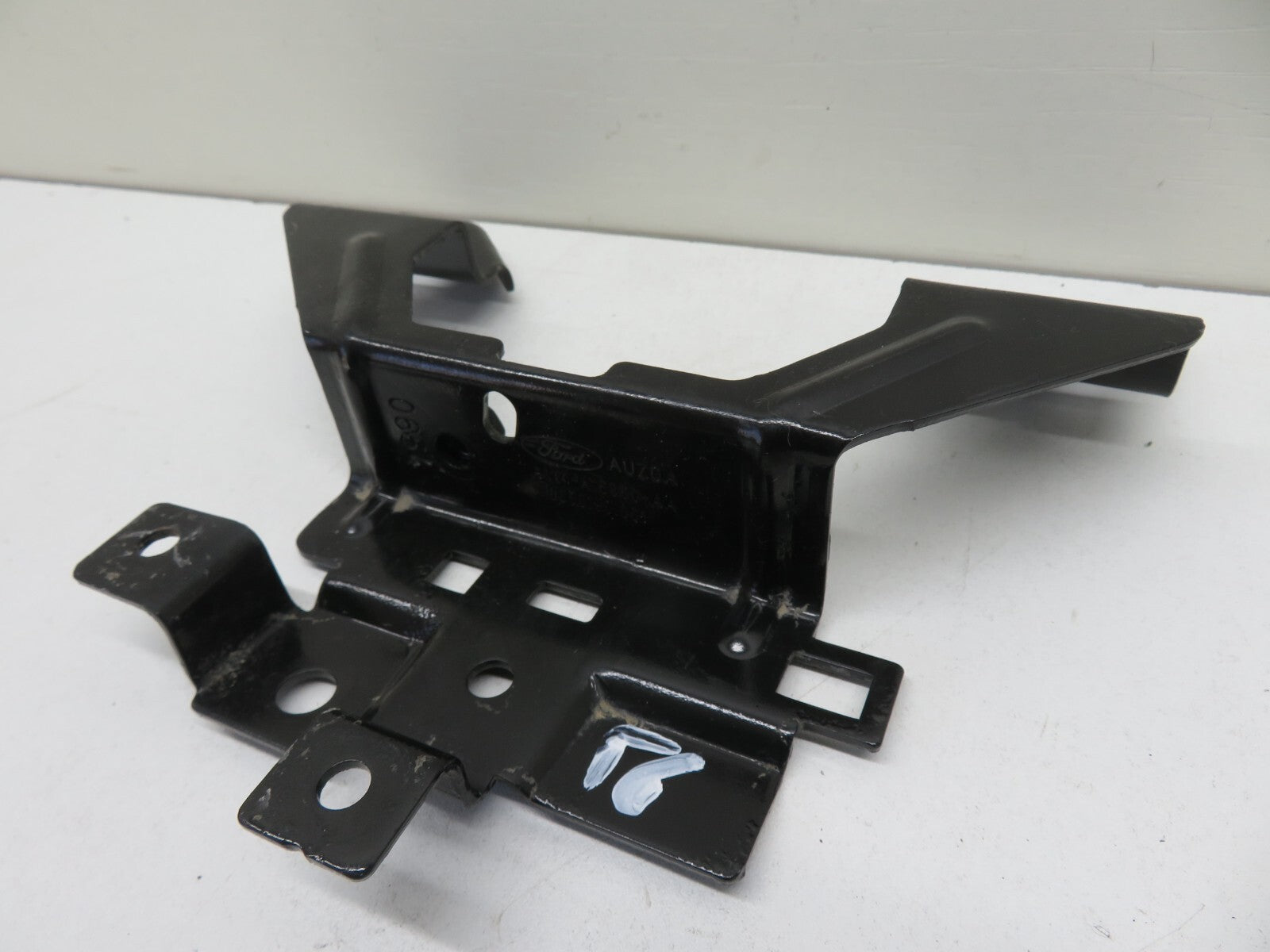 FORD FIESTA MK7 ST180 FRONT BONNET LATCH BRACKET AV11-A16860-A 2013-2017 1508-16