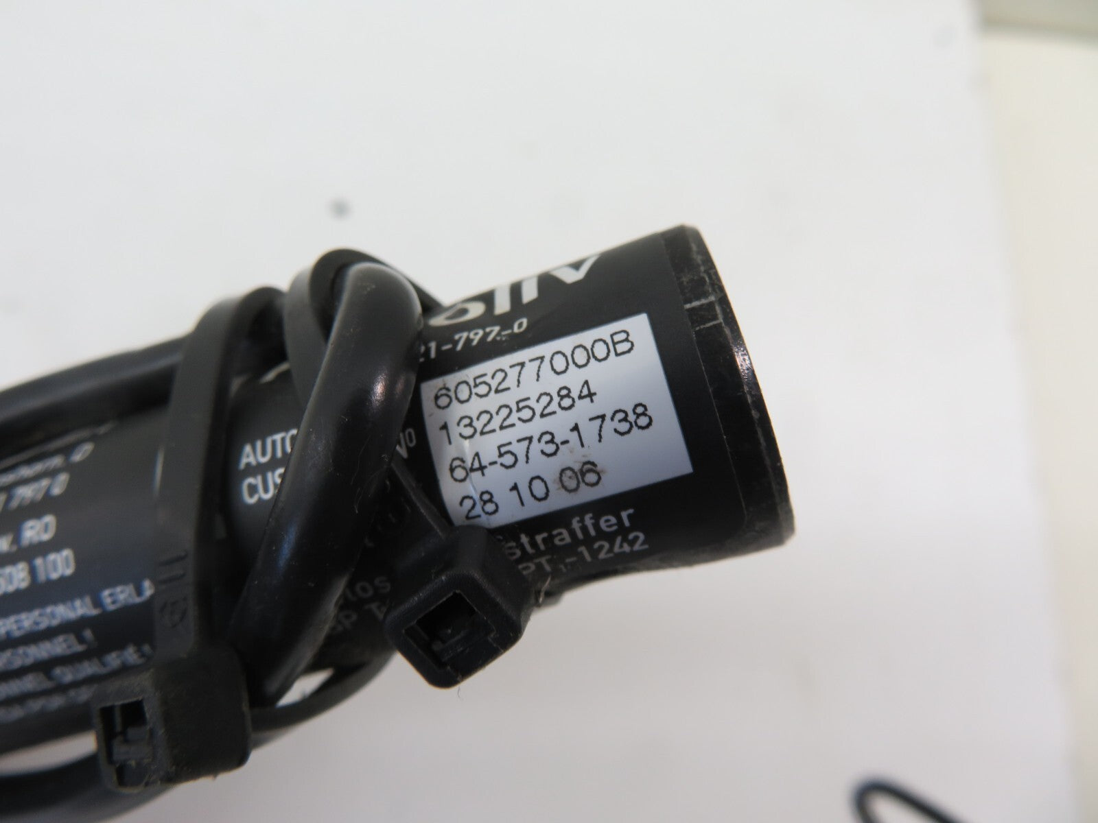 VAUXHALL CORSA D NS LEFT FRONT SEAT BELT TENSIONER 13225284 2006-2011 1700-8