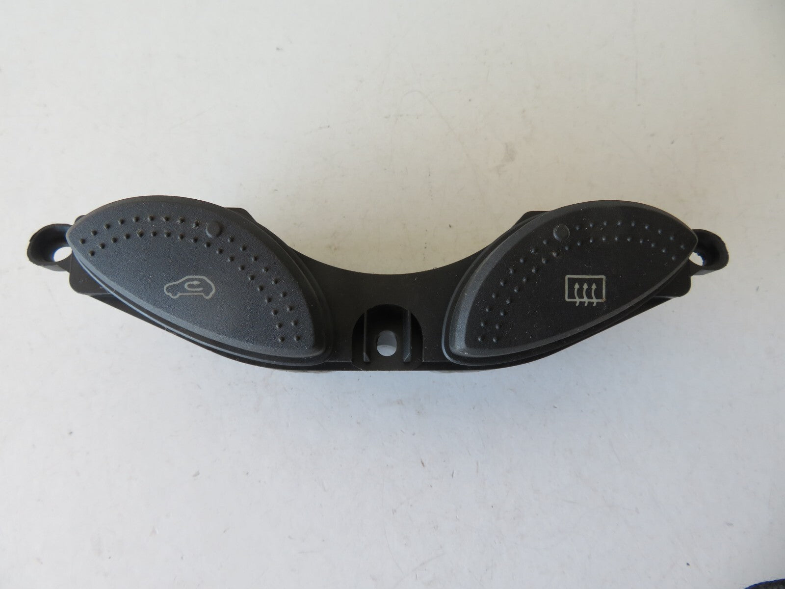 FORD FOCUS MK1 AIR CIRCULATION REAR WINDOW DEMIST SWITCH 1998-2005 AMS1304