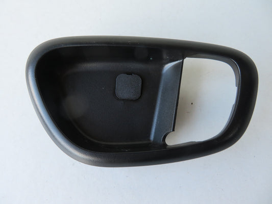 HYUNDAI I10 OSR INTERIOR DOOR HANDLE TRIM 2010-2012 A0924-9