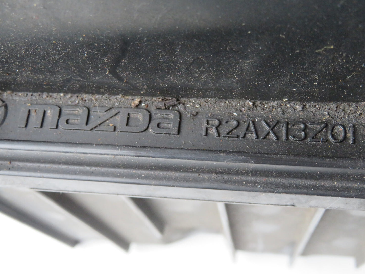 MAZDA CX7 2.2 DIESEL AIR FILTER BOX R2AX13Z02 2006-2012 BK1601