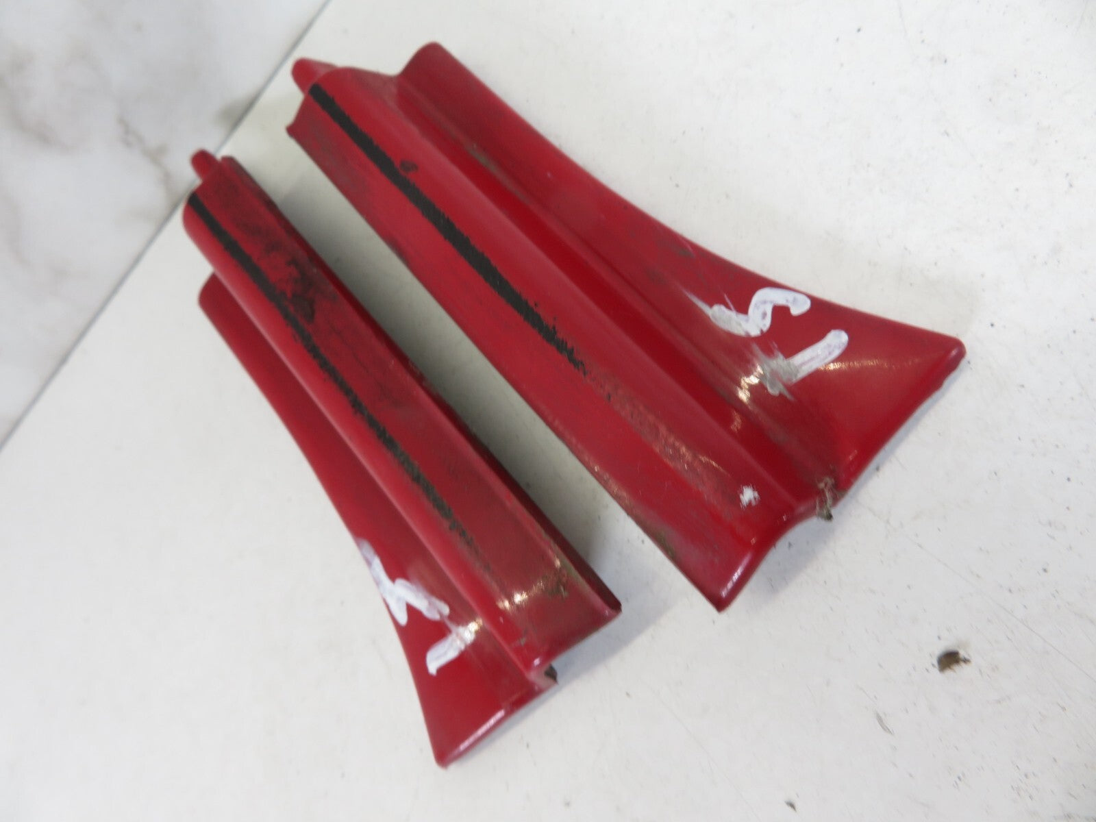 BMW MINI COOPER R52 RED REAR BUMPER TRIM COVERS PAIR 2004-2006 A1641-16