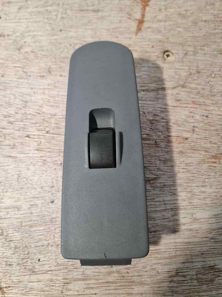 MITSUBISHI COLT CZ1 NS PASSENGER WINDOW SWITCH 2006 WV06
