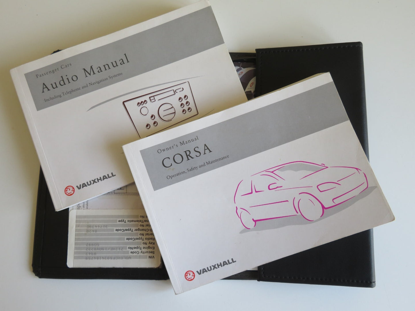 VAUXHALL CORSA C OWNERS MANUAL WITH FOLDER 2000-2006 HM1-19