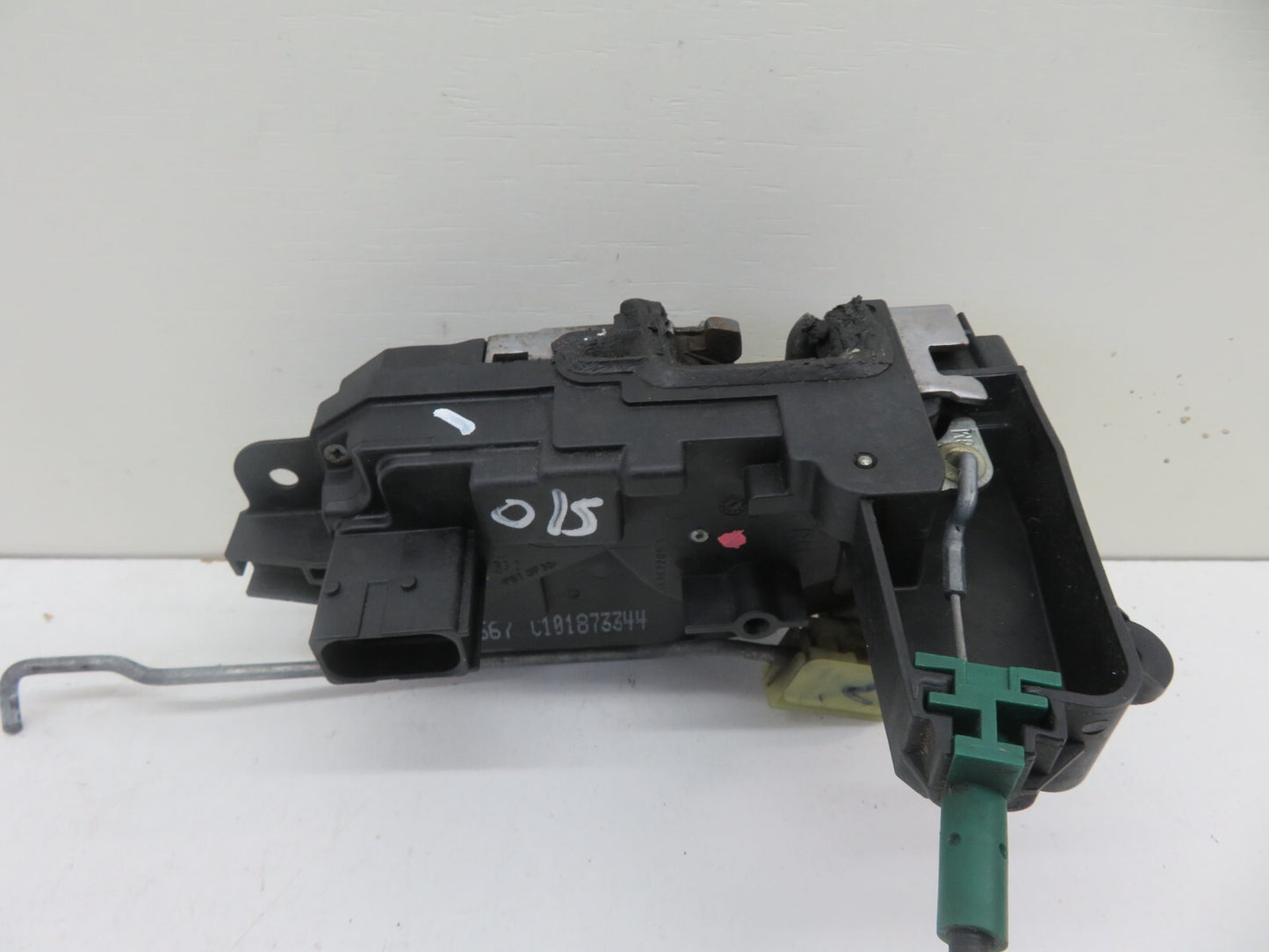 VAUXHALL TIGRA B OS DRIVER DOOR LOCK CATCH 93162567 2004-2009 A45-1