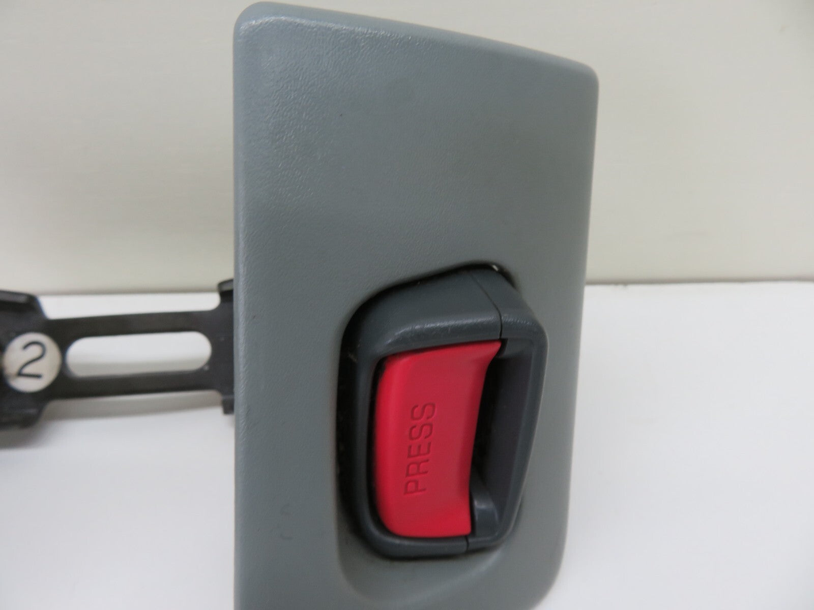 TOYOTA LEXUS SOARER SC400 REAR SEAT BELT BUCKLES 1991-1999 1551-10