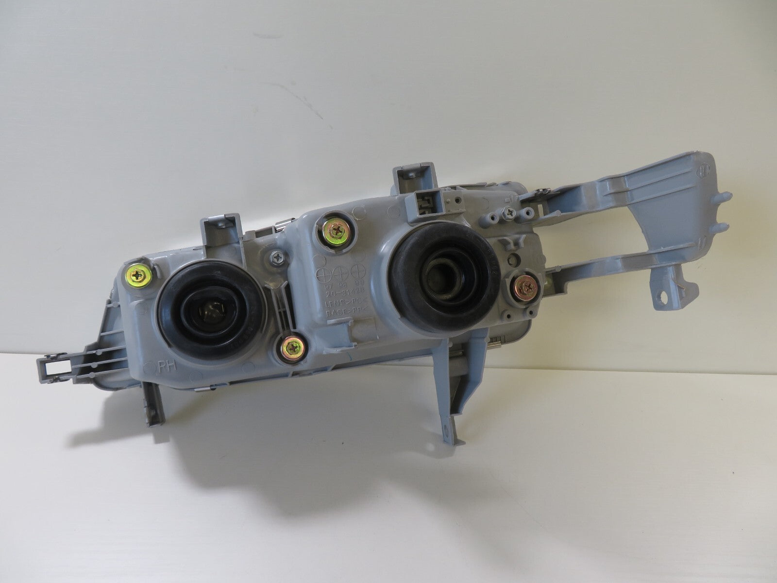 OS DRIVER RH HEADLIGHT TYC 20-3142-05-2B FITS HONDA ACCORD 1992-1995 #LSM