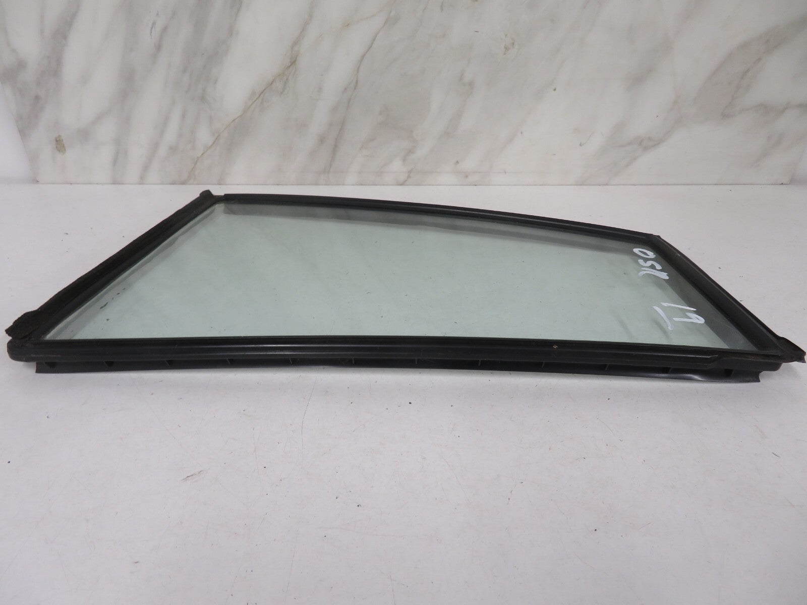 DAIHATSU CHARADE OSR WINDOW GLASS 2003-2006 1424-19