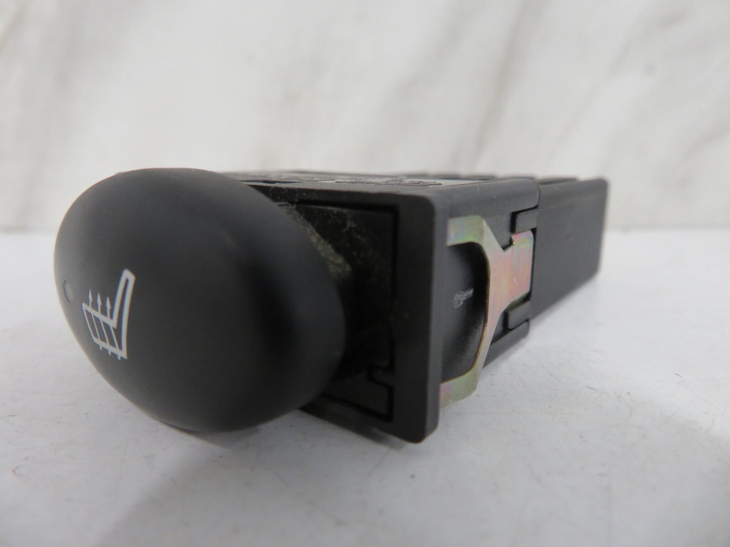 ROVER 75 HEATED SEAT SWITCH YUG101980 1999-2005 MIXA1540-23