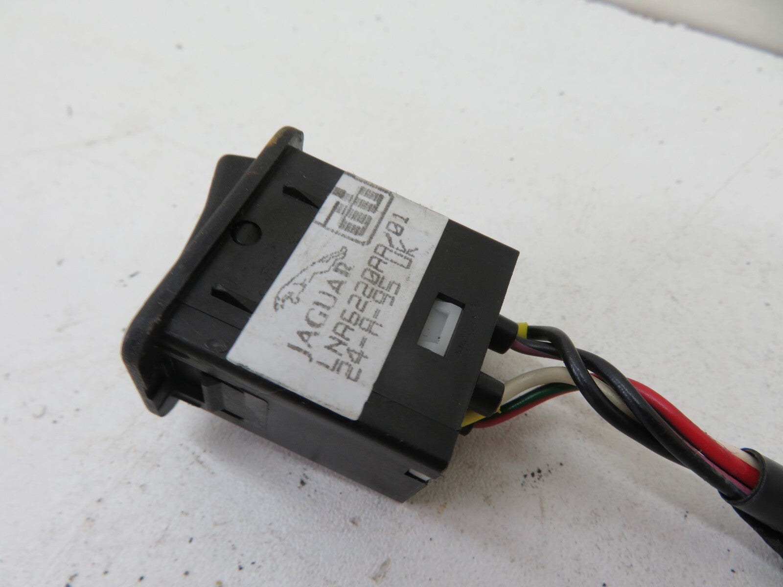 JAGUAR XJR S/N PEFORMANCE MODE SWITCH LNA6220AA 1994-2001 1800-12