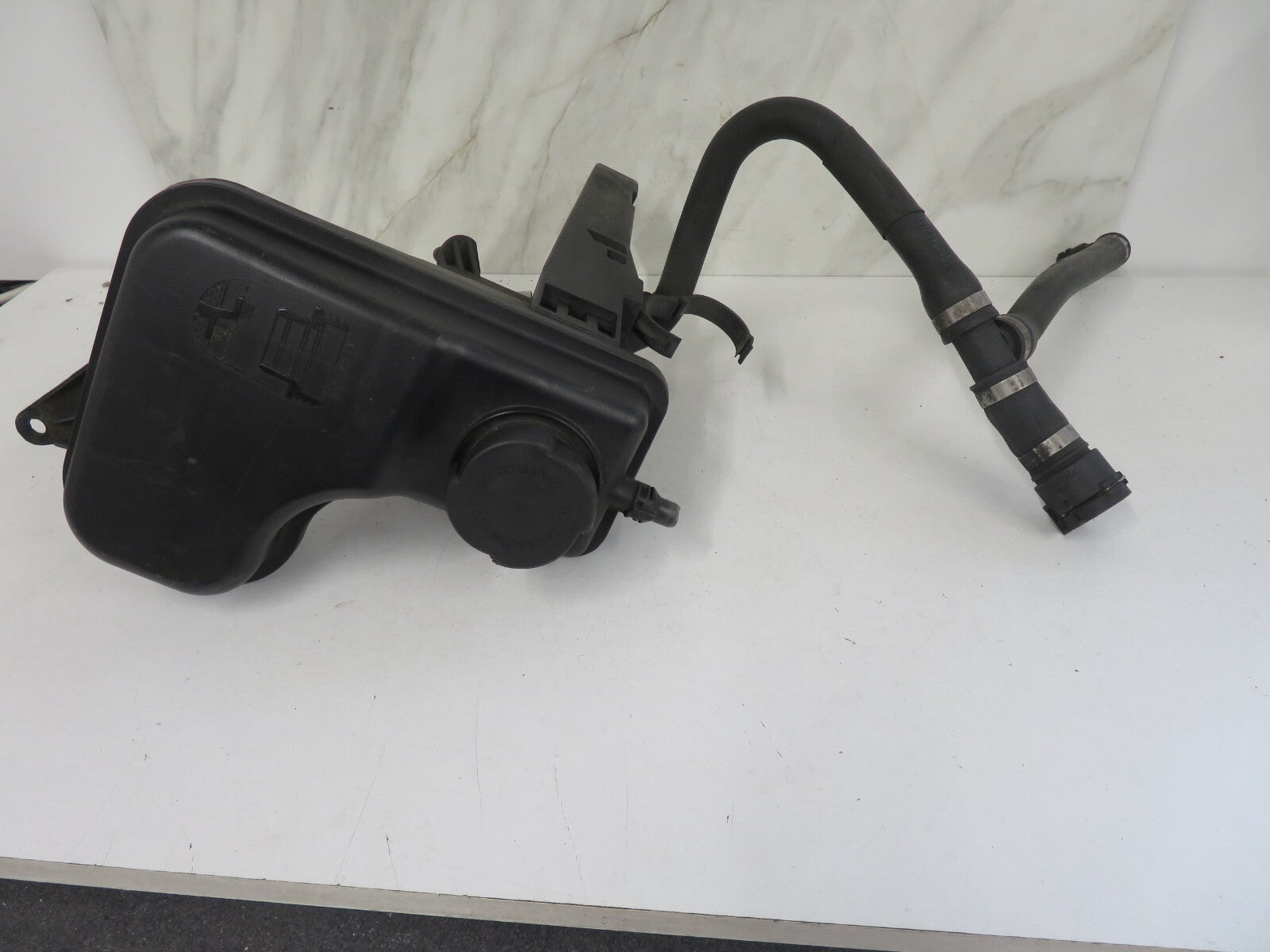 BMW 5 SERIES E60 E61 COOLANT EXPANSION TANK 7785560 2004-2007 M1544-4