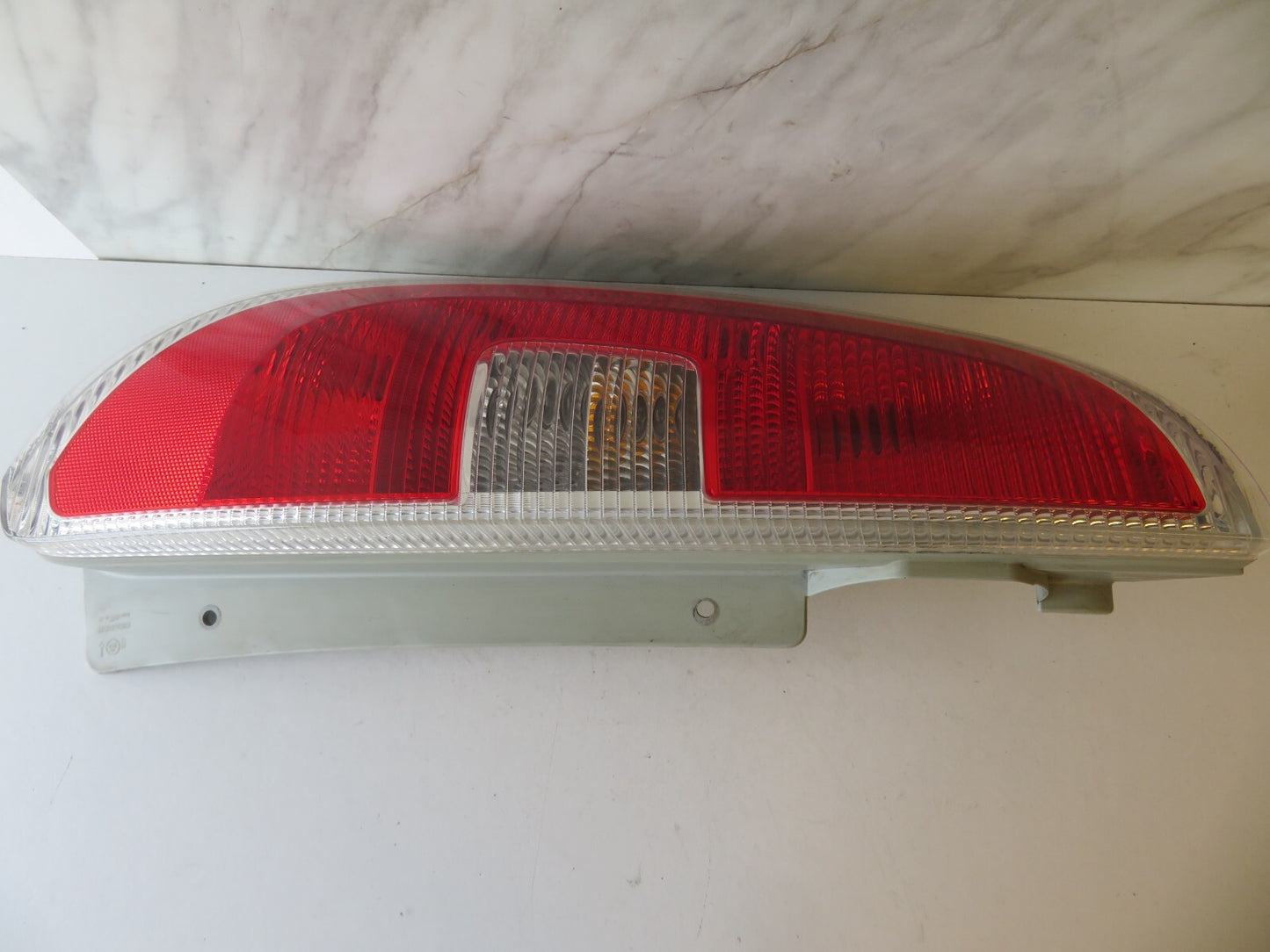 SKODA ROOMSTER NS PASSENGER REAR TAIL LIGHT 5j7945095 2007-2013