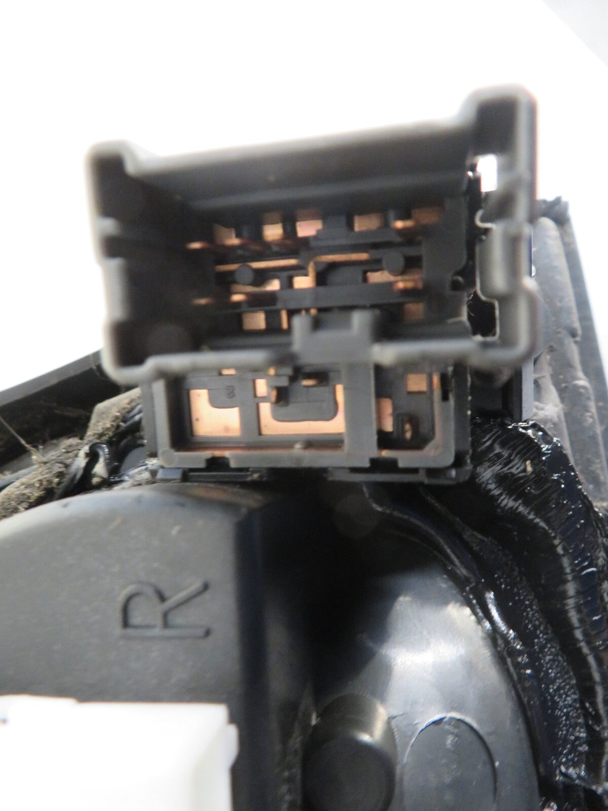 NISSAN ALMERA OS DRIVER REAR OUTER TAIL LIGHT 1998-2000 1624-10