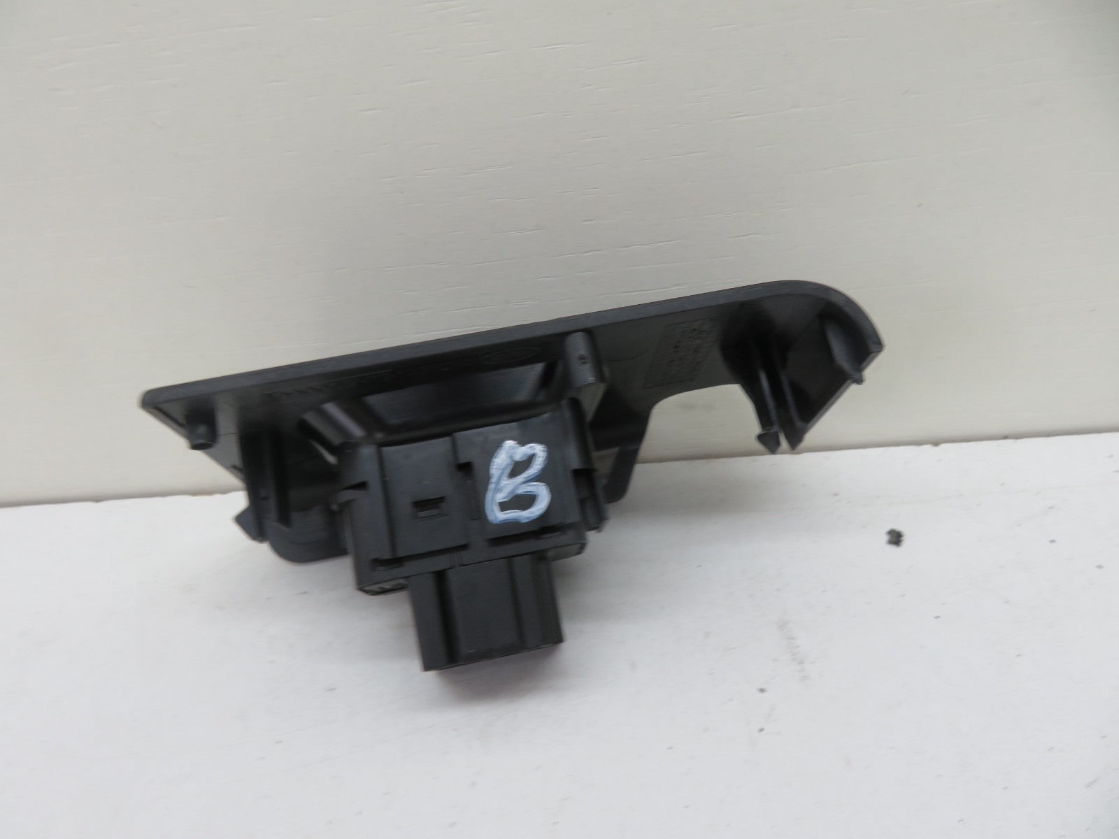 LAND ROVER FREELANDER 1 OS DRIVER REAR WINDOW SWITCH 2004-2006 1672-8