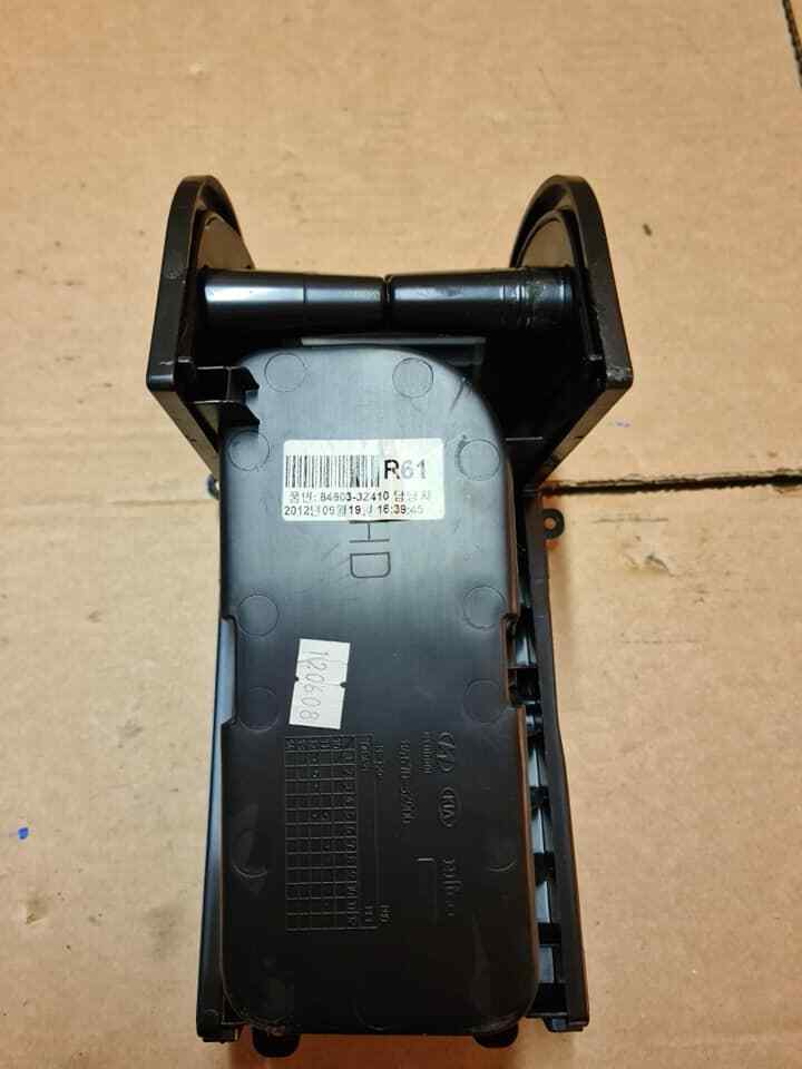 HYUNDAI I40 DRINKS STORAGE CUP HOLDER TRAY 86403-3Z410 2012-2015