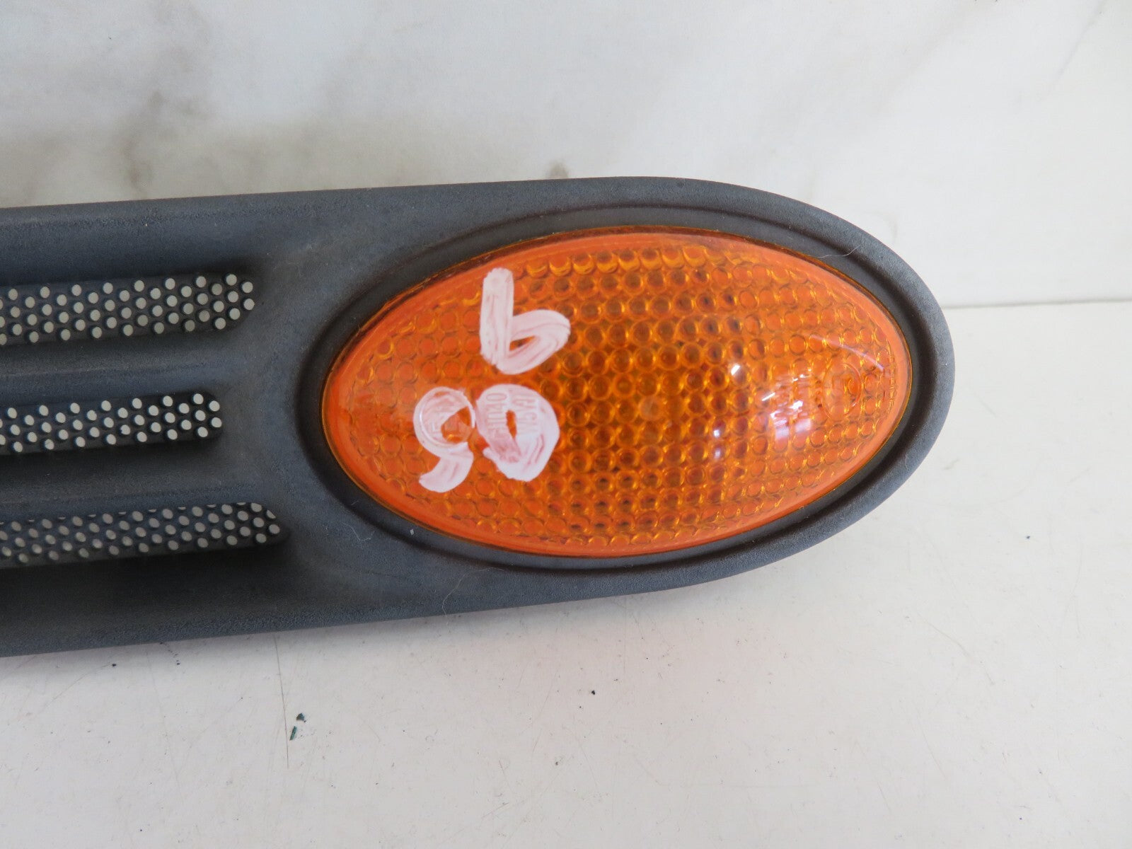 MINI COOPER R50 R53 OS DRIVER SIDE INDICATOR GRILL 2001-2006 A1046-9
