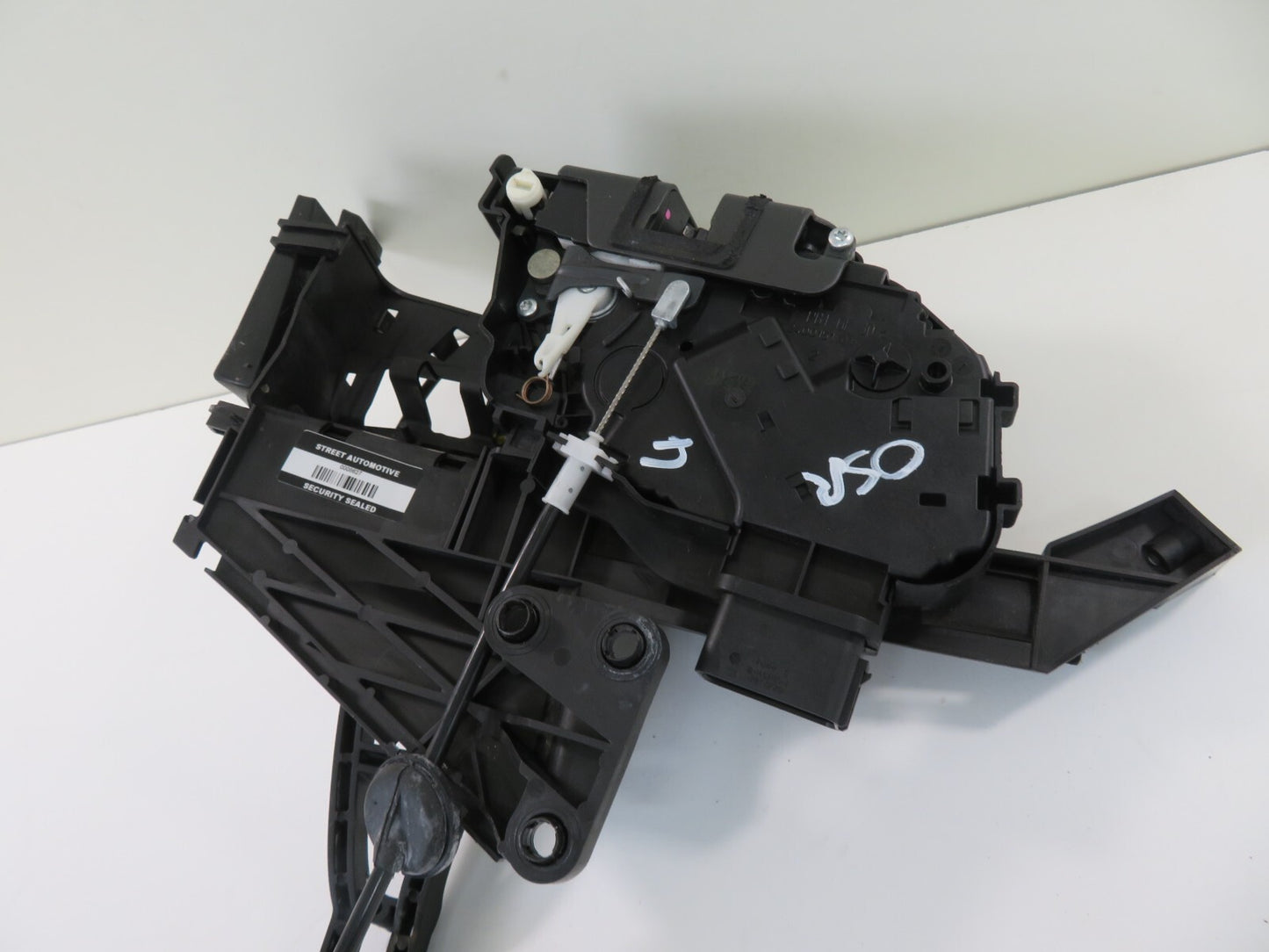 FORD C-MAX OSR RIGHT REAR DOOR LOCK CATCH 3M5A-R26412-ES 2006-2010 1401-4