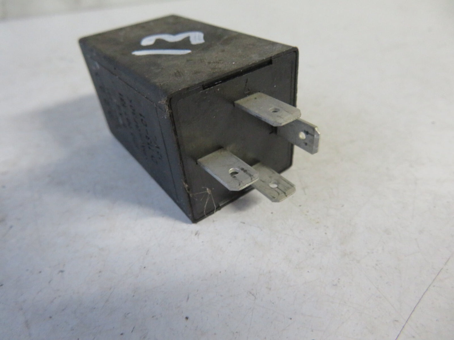 AUDI A3 8L INTERIOR LIGHT CONTROL RELAY 4D0907131 1999-2003 AMS1516-13