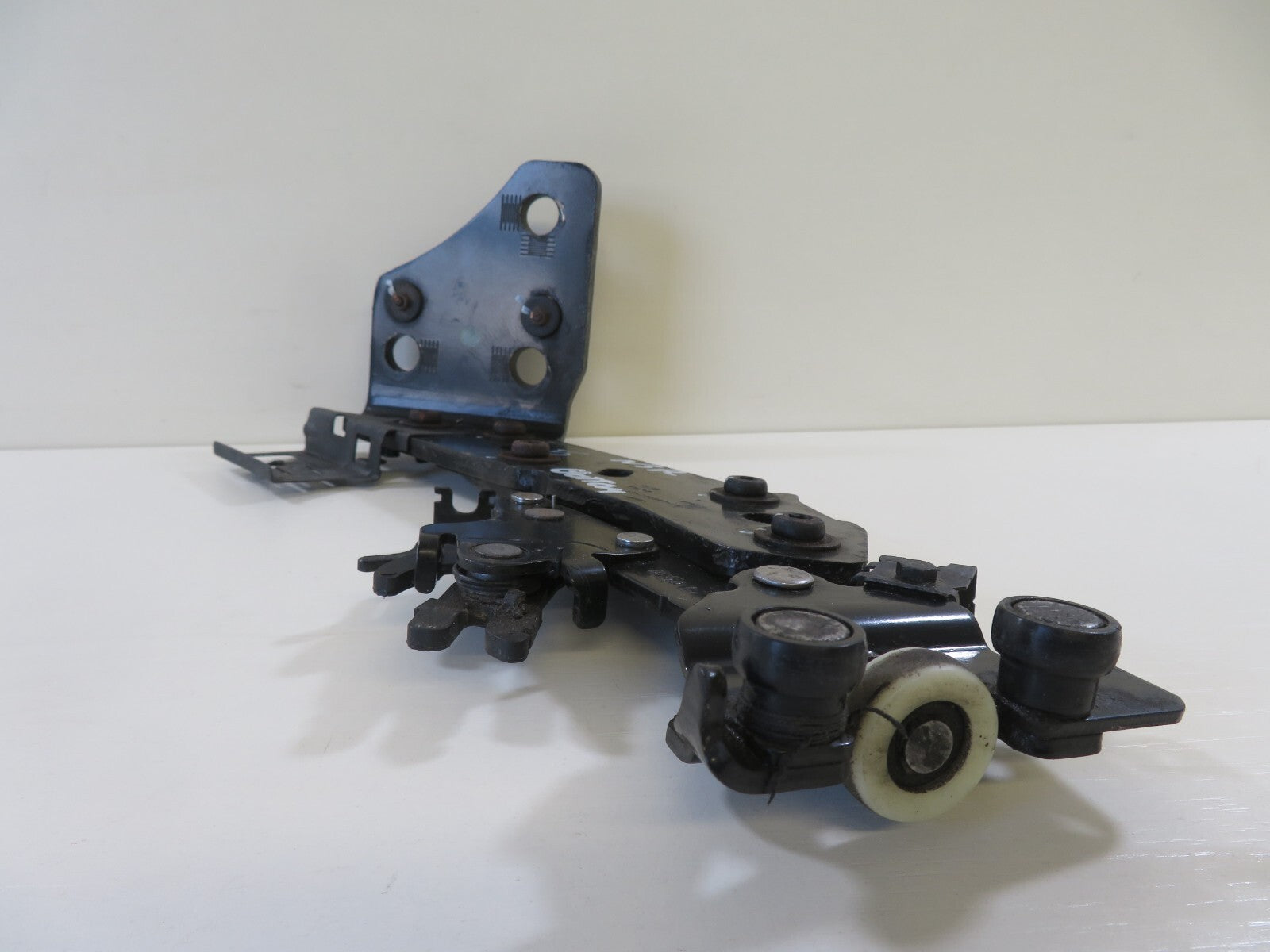 FORD C MAX GRAND NSR BOTTOM GUIDE ROLLER HINGE AM51-U25001-AF 2011-2015 1507-5