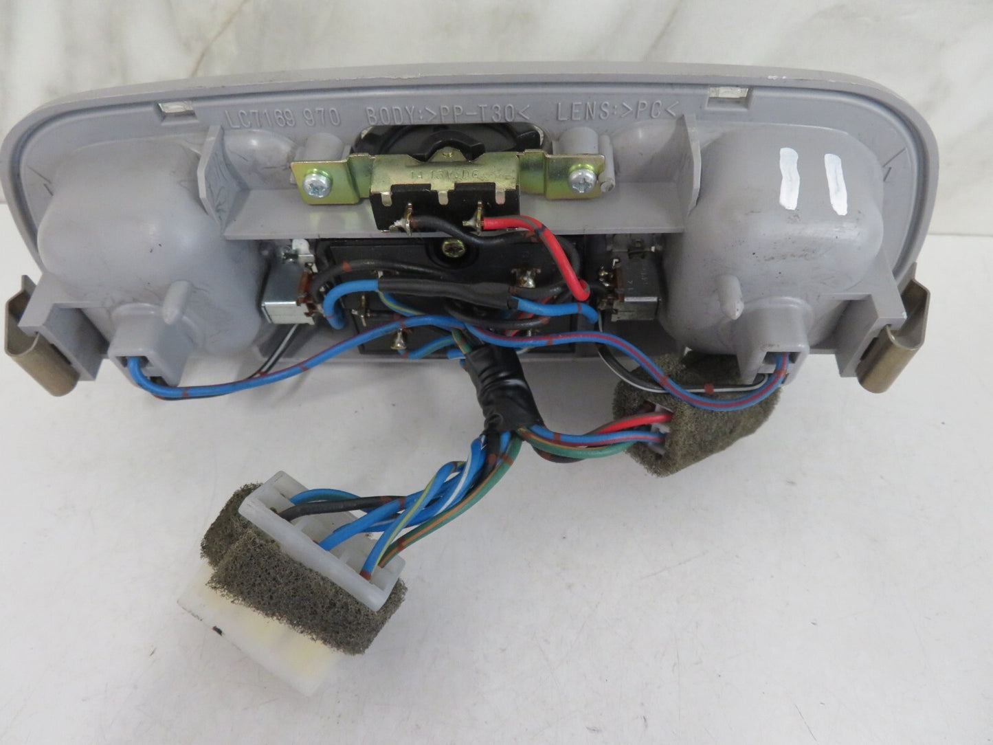 MAZDA MPV INTERIOR ROOF LIGHT LC7169970 2000-2005 A1222-11