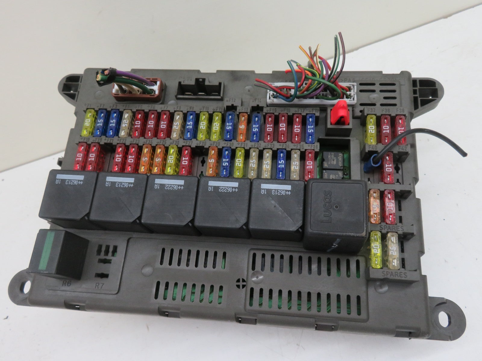 LAND ROVER FREELANDER 1 BODY CONTROL MODULE FUSE BOX YWC500211 1997-2006 1500-3