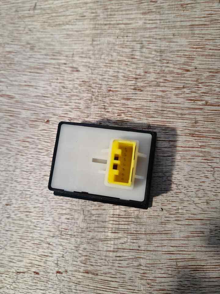 SUZUKI SWIFT GLS MIRROR CONTROL SWITCH 1998-2003 HW02 