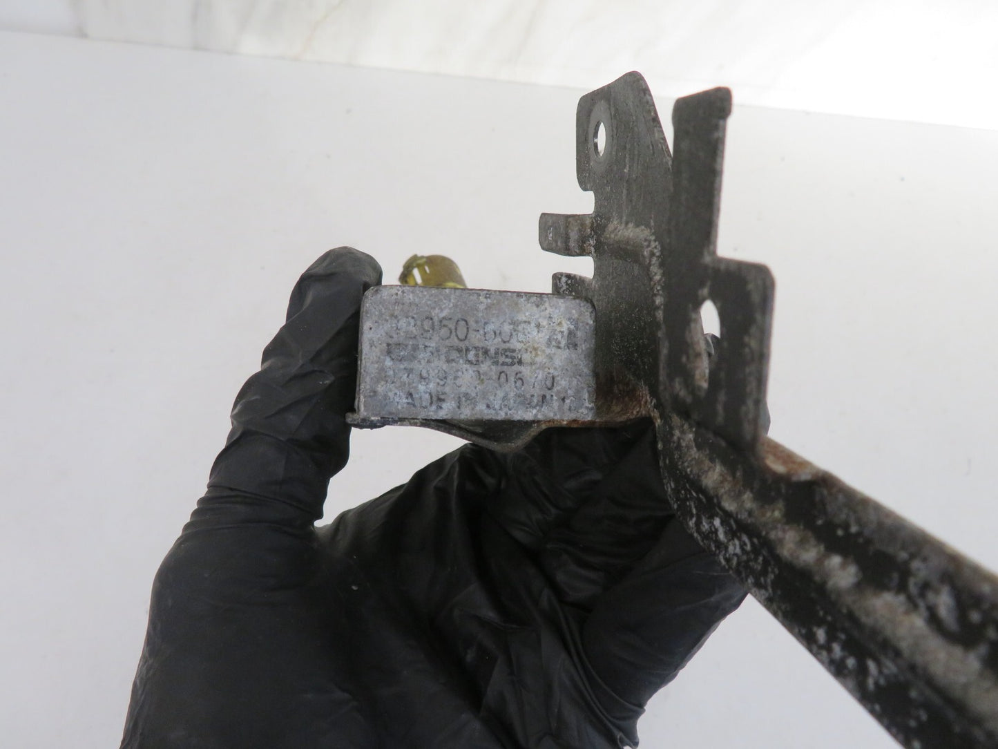 SUZUKI SWIFT GLS 1.0 FUEL INJECTOR RESISTOR 1988-2002 1439-5