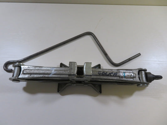 TOYOTA CELICA COROLLA PRIUS CAR SCISSOR JACK 09111-20110 MIX1539-1