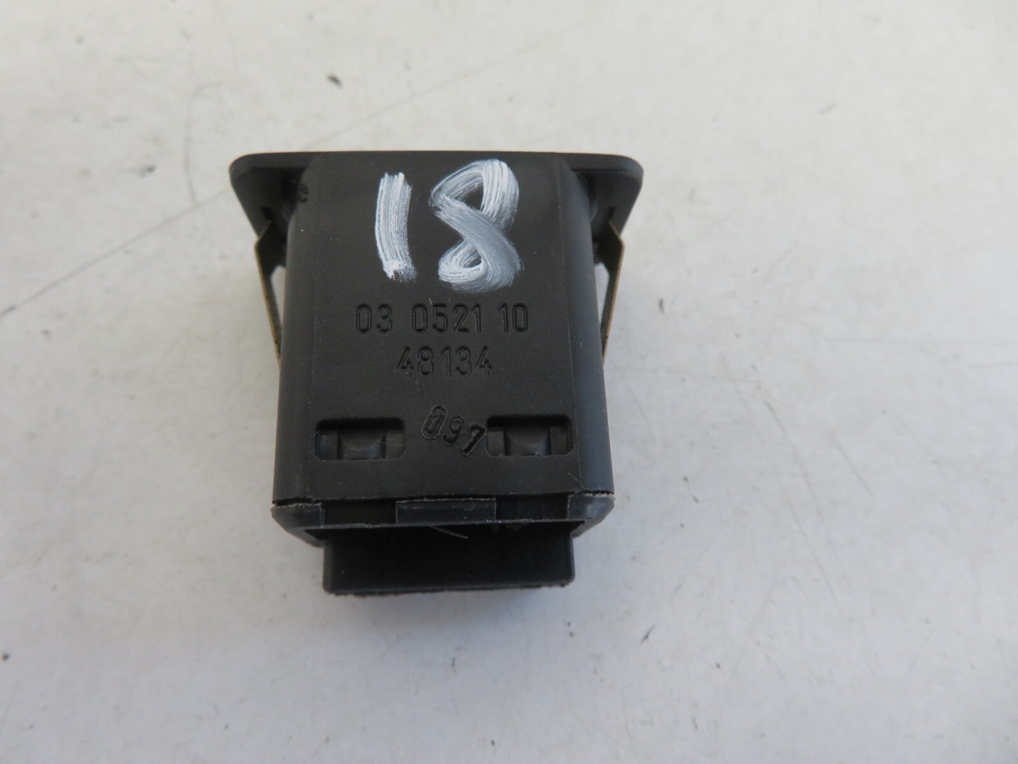 BMW 5 SERIES E39 CRUISE CONTROL SWITCH 03052110 1996-2003 1518-18