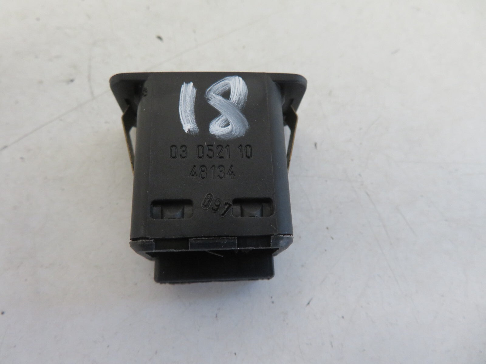 BMW 5 SERIES E39 CRUISE CONTROL SWITCH 03052110 1996-2003 1518-18