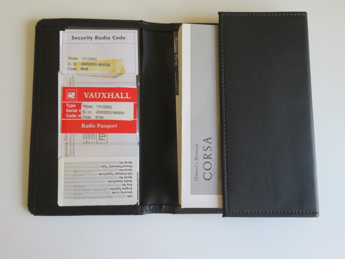 VAUXHALL CORSA C OWNERS MANUAL WITH FOLDER 2000-2006 HM1-19