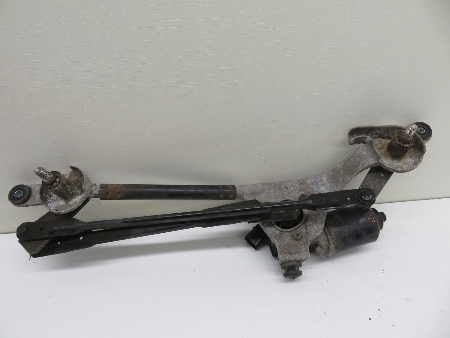 HYUNDAI I40 FRONT WIPER MOTOR LINKAGE 98100-3Z900 2011-2015 A583-2