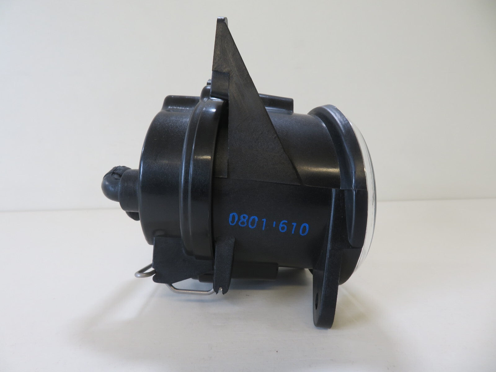 FRONT FOG LIGHT LEFT SIDE NS FOR VOLKSWAGEN POLO 1999-2001 VW0204414