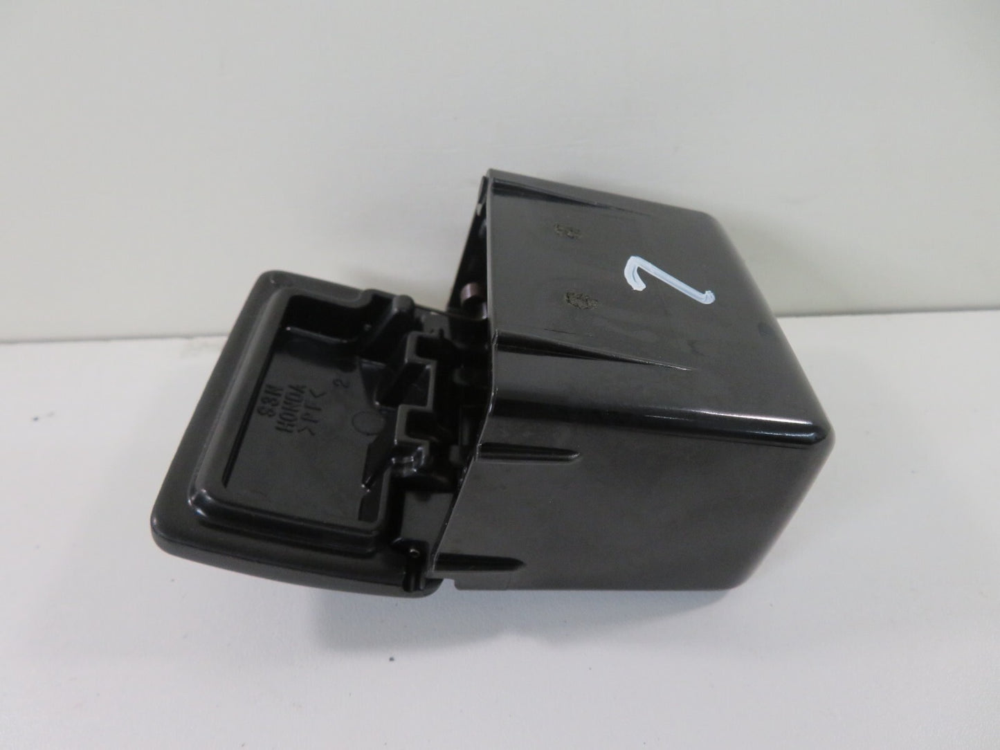 HONDA CRV MK2 REAR ASHTRAY 2002-2007 1407-7