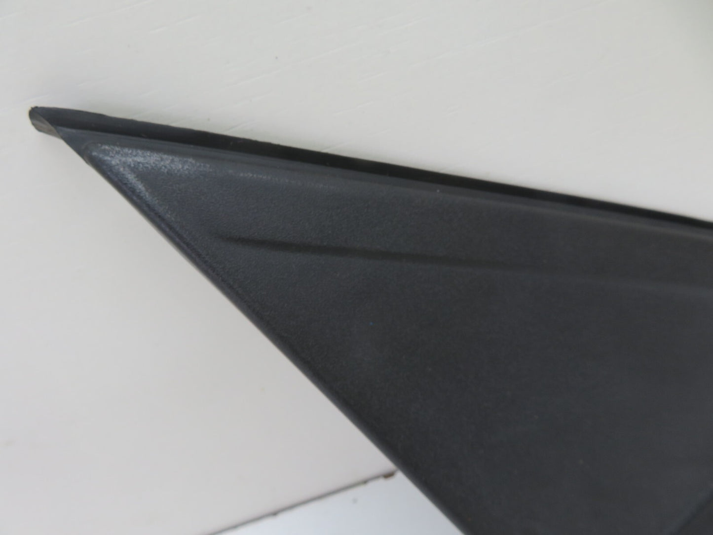 FORD FOCUS MK2 ST225 OS DRIVER FRONT QUARTER TRIM 2006-2010 1330-13