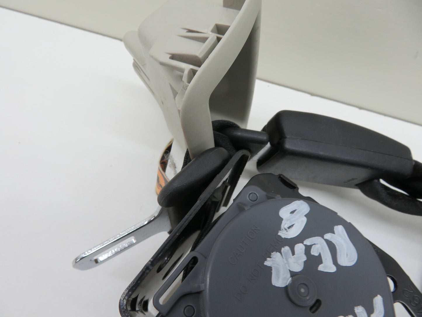 MAZDA CX7 REAR MIDDLE SEAT BELT WITH BUCKLE 2008-2012 1325-8