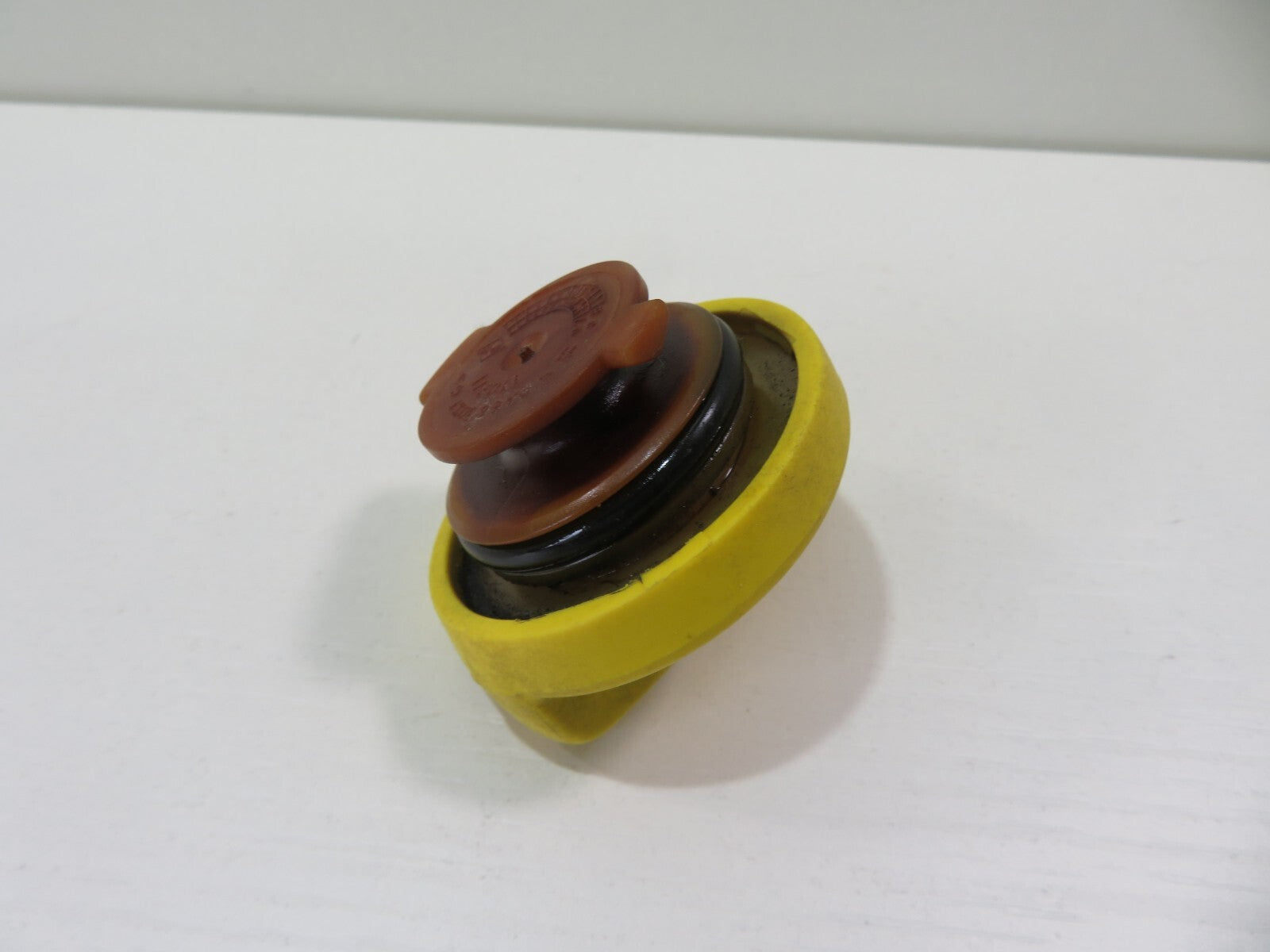 RENAULT SCENIC MK2 1.6 PETROL ENGINE OIL CAP 2006-2009 1439-18