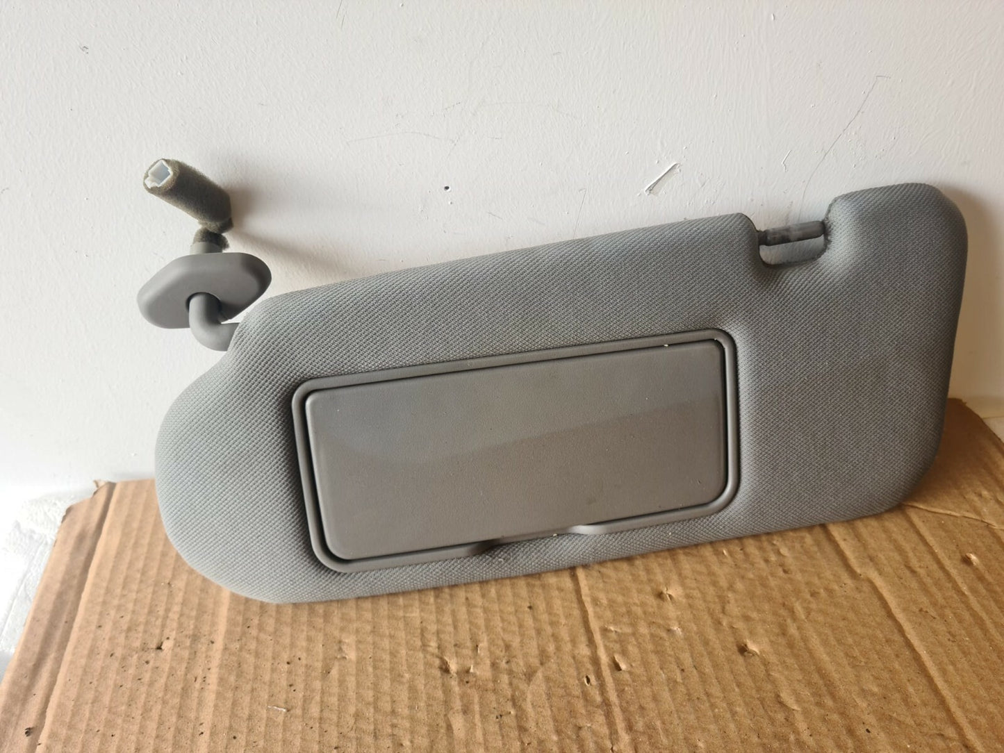 KIA SORENTO NS PASSENGER SUN VISOR 2002-2009 A54