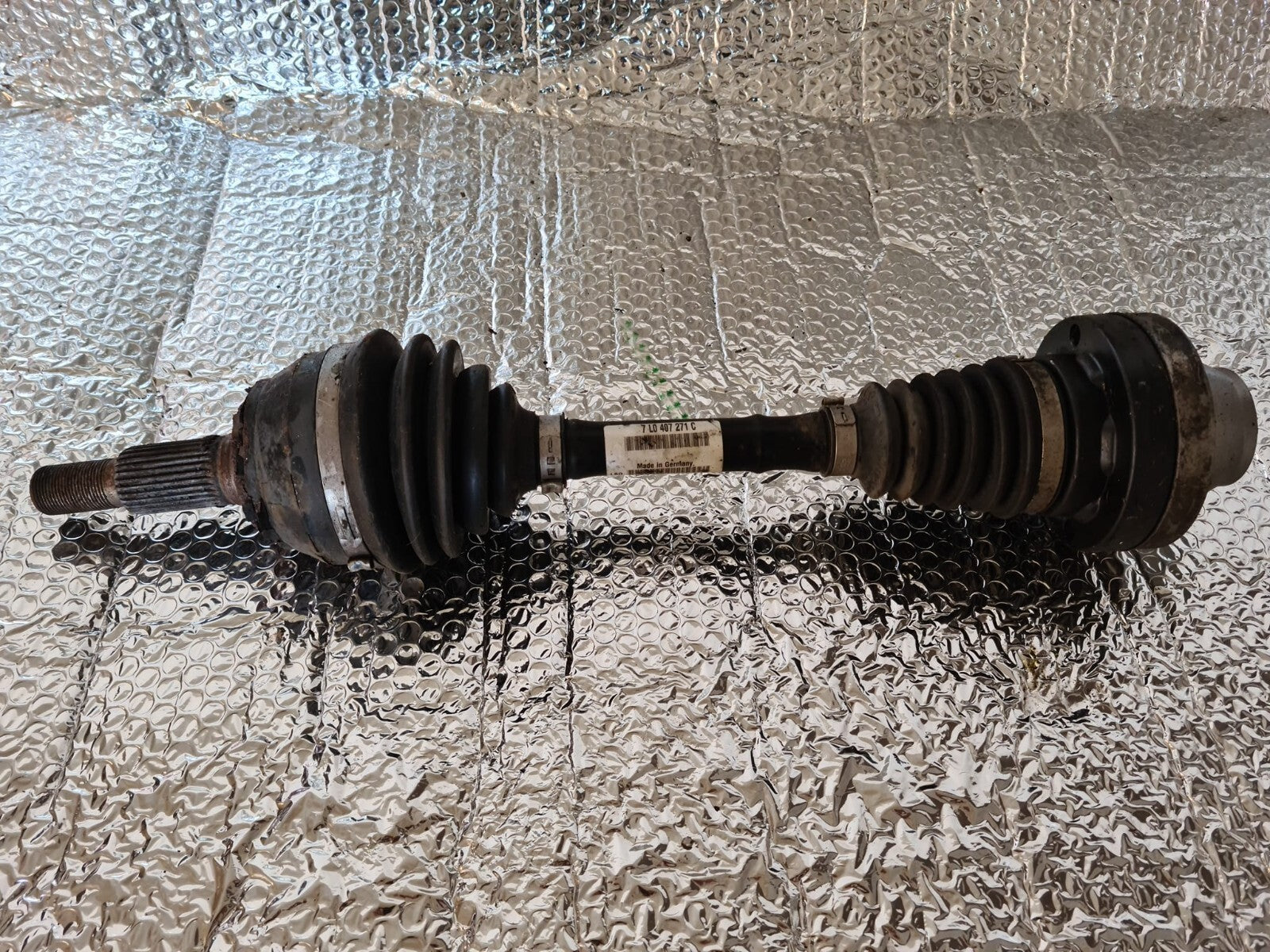 PORSCHE CAYENNE S 955 V8 FRONT DRIVER SIDE DRIVESHAFT 7l0407271A 2003-2007 SA